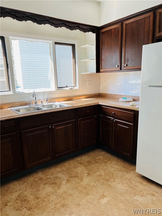 Photo - 37 Abbottsford Pl