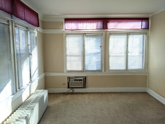 Building Photo - 1453 Ridge Ave Unit 1B Rental