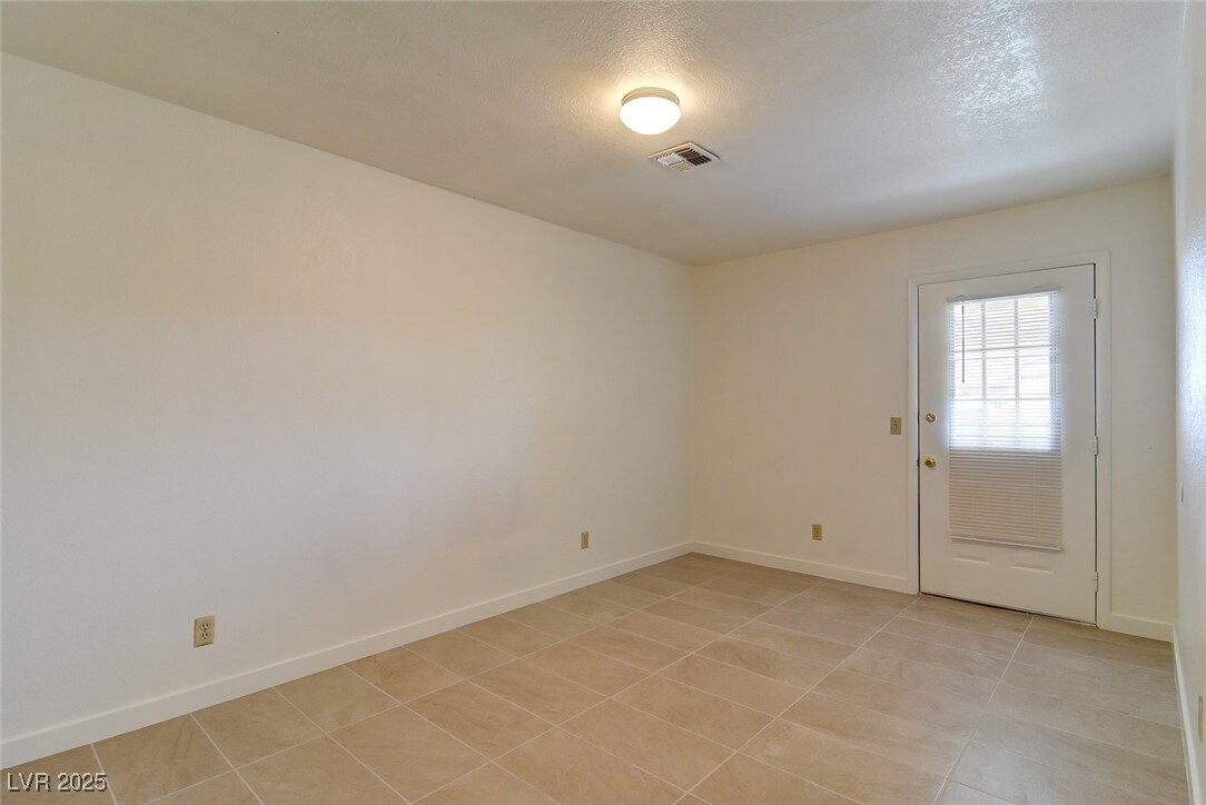 Photo - 3749 Carlyle Dr Unidad 151 Rental