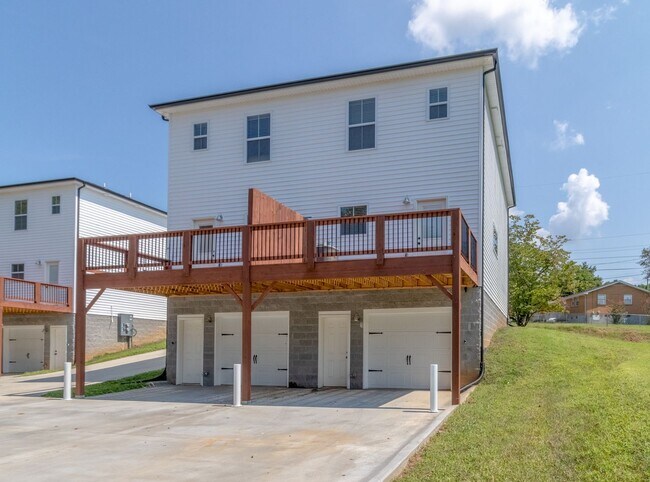 Photo - 944 Charlotte St Unit B