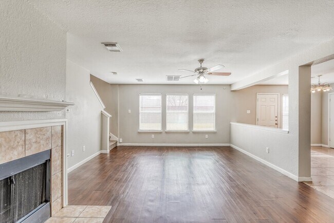 Photo - 8010 Suffield Glen Ln