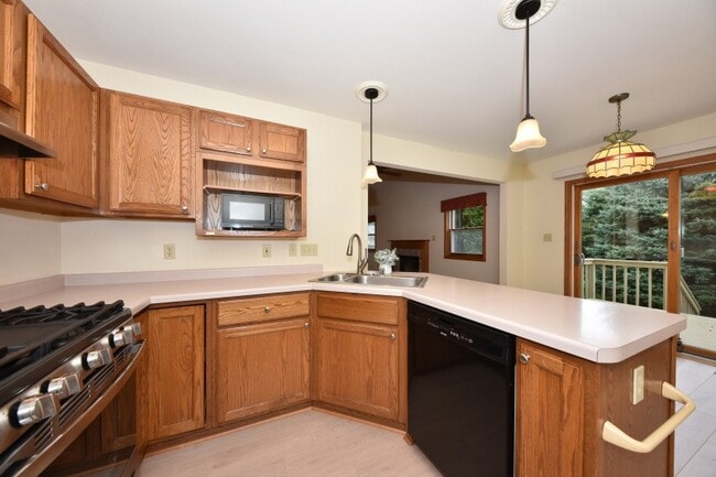 Photo - 1335 Jensen Ct