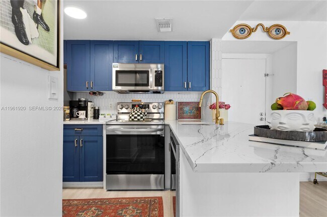 Photo - 770 Claughton Island Dr Unidad 1705