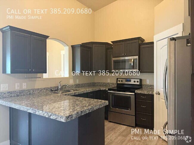 Building Photo - HUGE & SPACIOUS 3 bedroom/ 2-bathroom cond... Rental