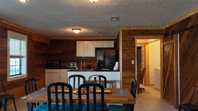 Photo - 393 Mason Loop