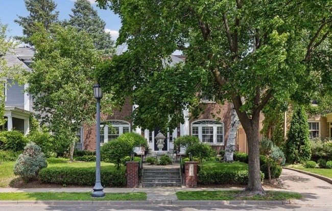 Photo - 1785 Dupont Ave S Unit 3 bedroom Rooftop Deck,Near Downtown