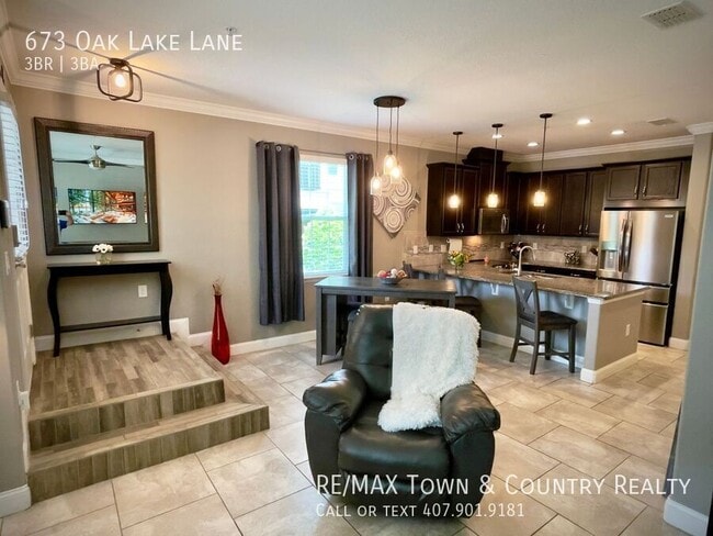 Photo - 673 Oak Lake Ln