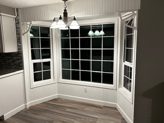 Bay between kitchen and family room - 5506 NE 51st St