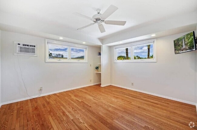 Building Photo - 5819 Haaheo St Rental