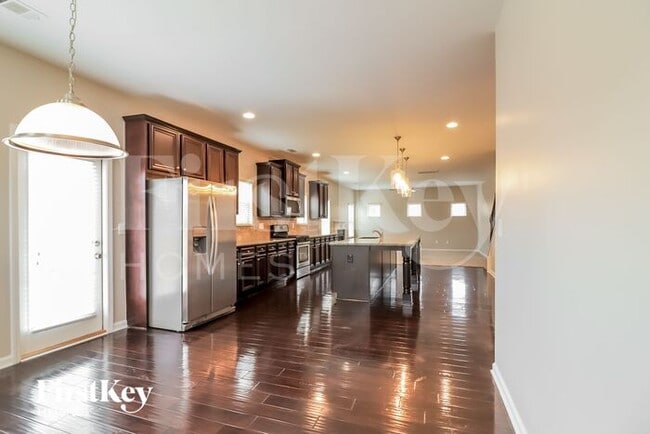 Photo - 70 Foxgrove Cv