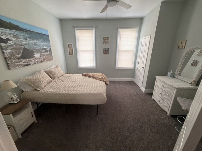 Photo - 829 E 27th St