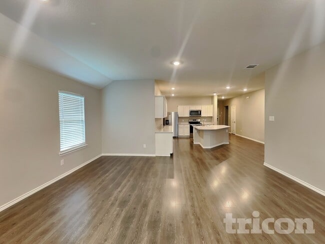 Photo - 636 Excelsior Dr