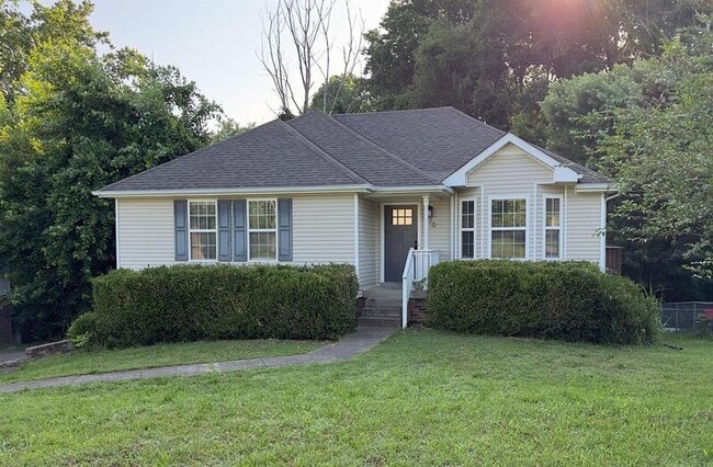Photo - 570 Somerset Ln