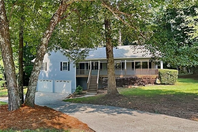 Building Photo - 804 Oak Trce