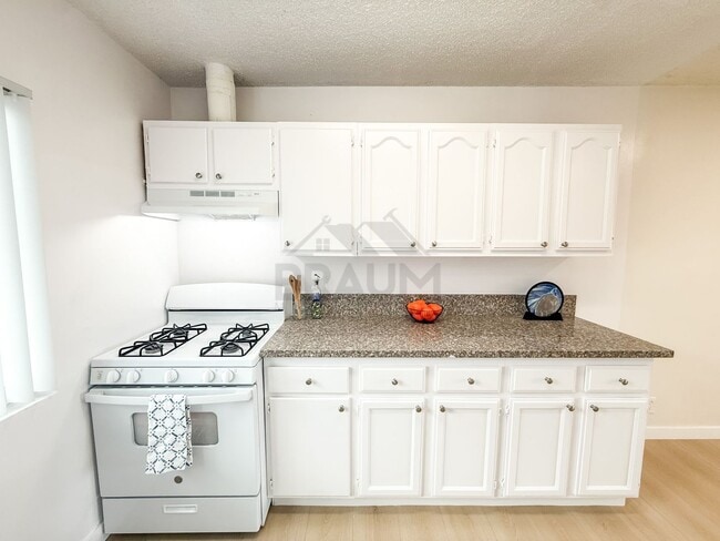 13129 Oxnard St Unit 18