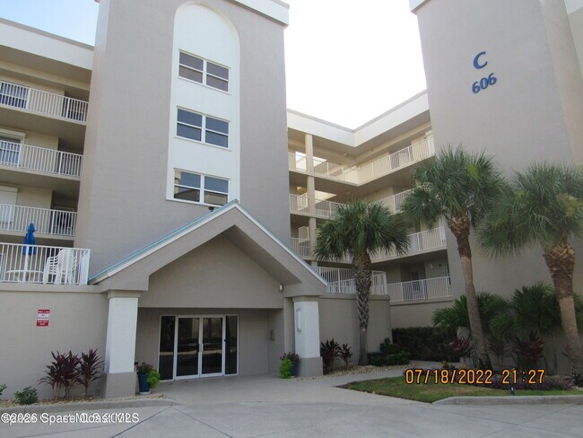 606 Shorewood Dr Unidad C304