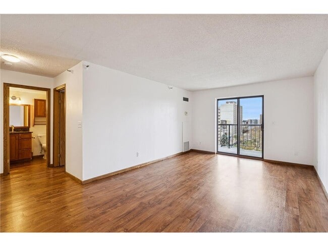 Photo - 78 10th St E Unit 806
