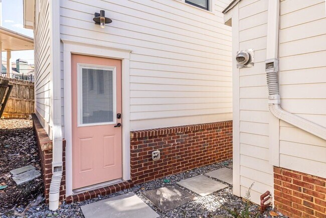 69 Randolph St NE Unidad B