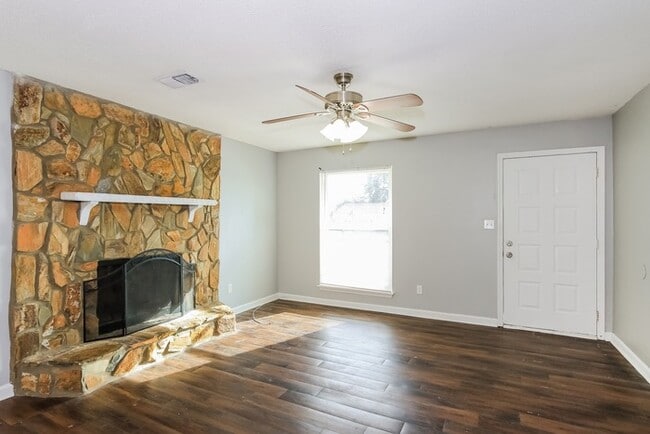 Photo - 1827 Covington Pl