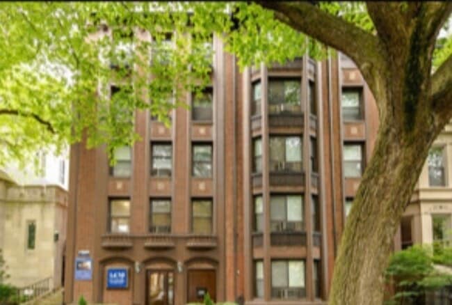 Building Photo - 1430 N Dearborn Pkwy