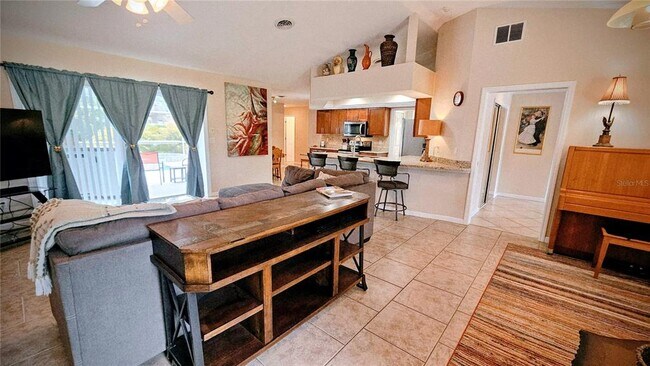 Photo - 881 Bayshore Dr