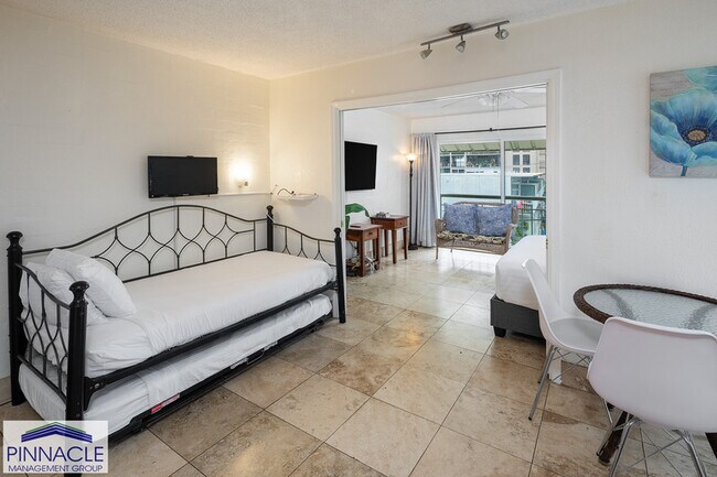 Photo - 240 Lili?uokalani Ave Unit 302