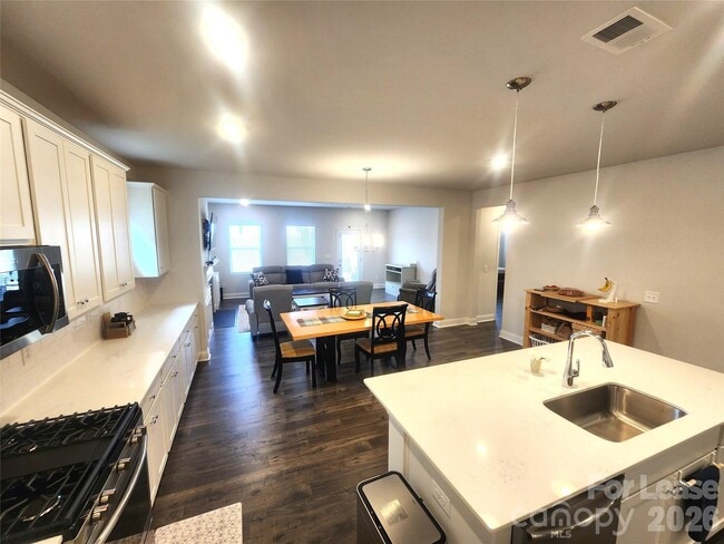 Photo - 4005 Puddle Pond Rd