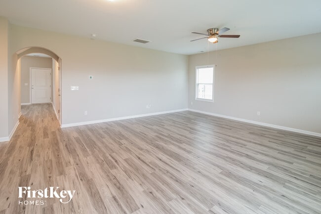 Photo - 146 Clydesdale Cir