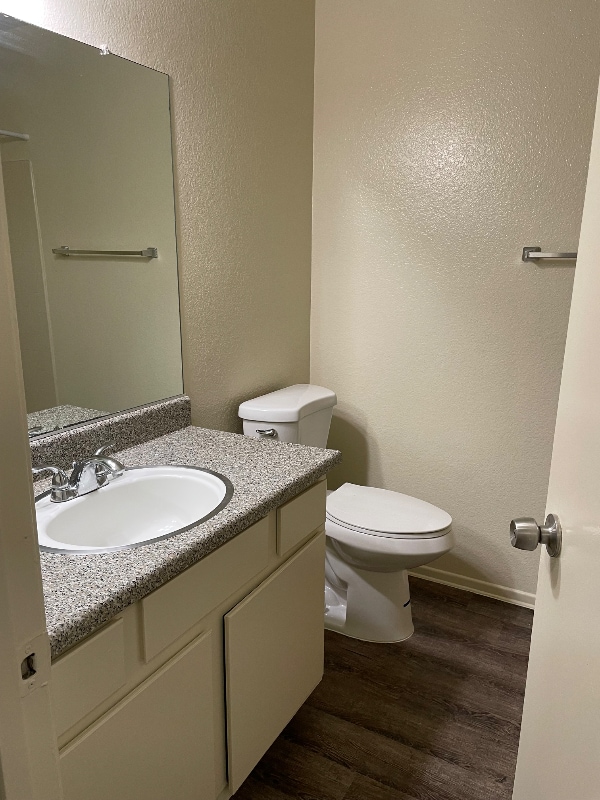 Building Photo - 674 W 41st St Rental