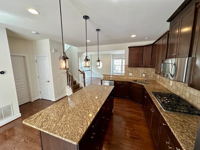 Photo - 20284 Center Brook Square