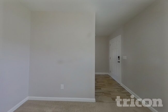 Photo - 206 Churchill Dr