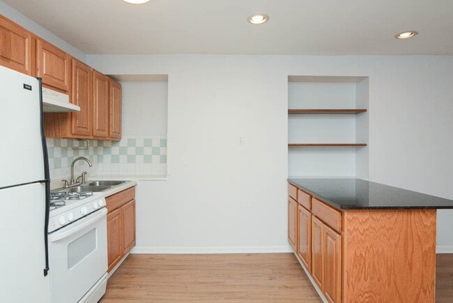 Photo - 2347 W 24th Pl Unit FG