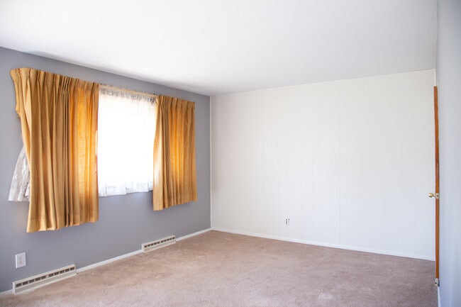 Photo - 1371 Cove Ln