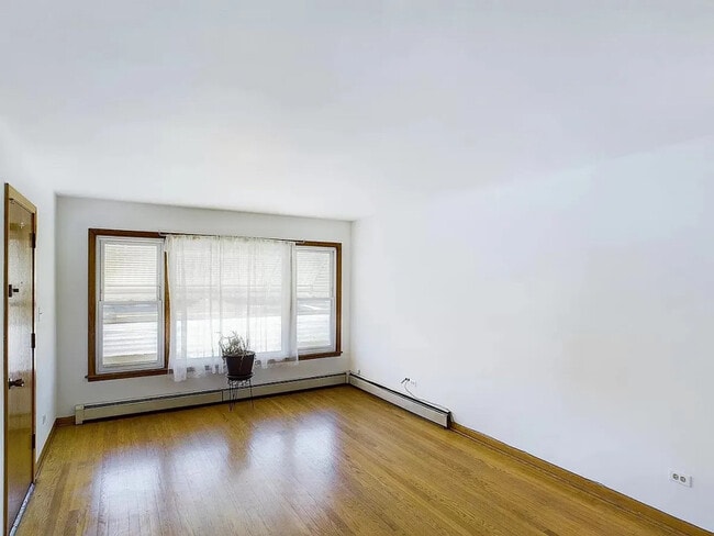 Photo - 5948 W 79th St Unidad 2