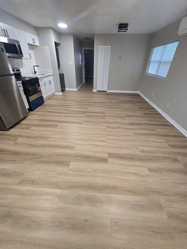 Building Photo - Welcome Home to Bellagio South Living: Where Comfort Meets Convenience Unit 265-03
