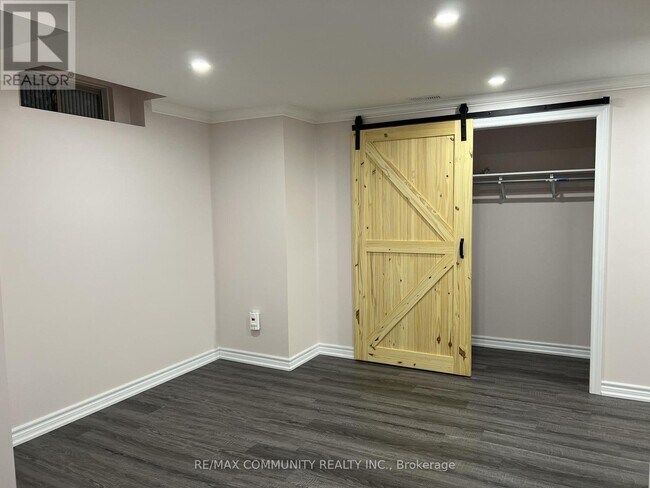 Photo - 1177 Church St N