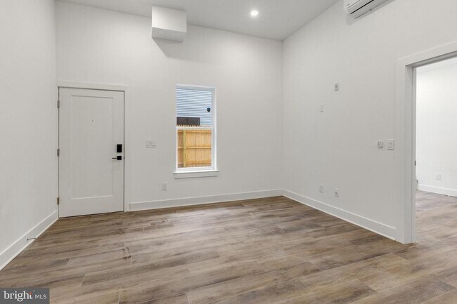 Photo - 2214 N Front St Unidad 101