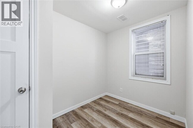 Photo - 13 Westinghouse Ave