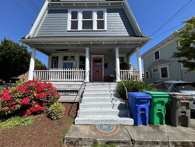 Photo - Warm and Welcoming Portland Home with Classic Charm, Modern Kitchen & Outdoor Deck