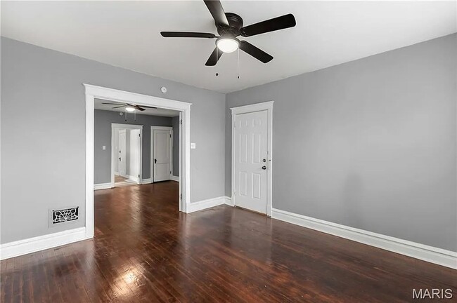 Photo - 4234 Dewey Ave Unit 2N