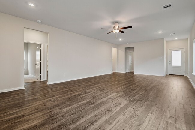16471 Honeysuckle Hl Dr