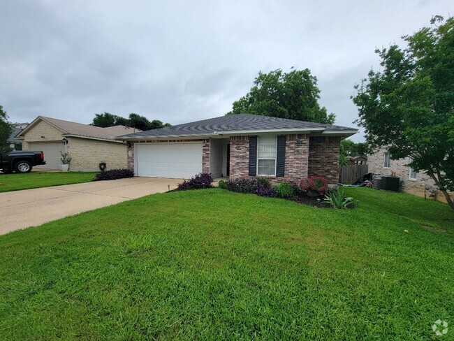 Building Photo - 1803 Ascot Ln Rental