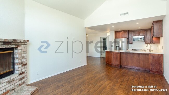 Photo - 4 Carriage Ln