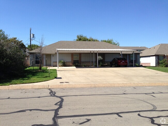 Building Photo - Duplex Rental