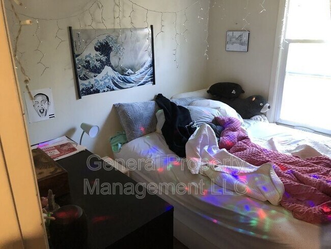 Photo - 3 bedroom 1 bathroom on Water street and n... Unit 3