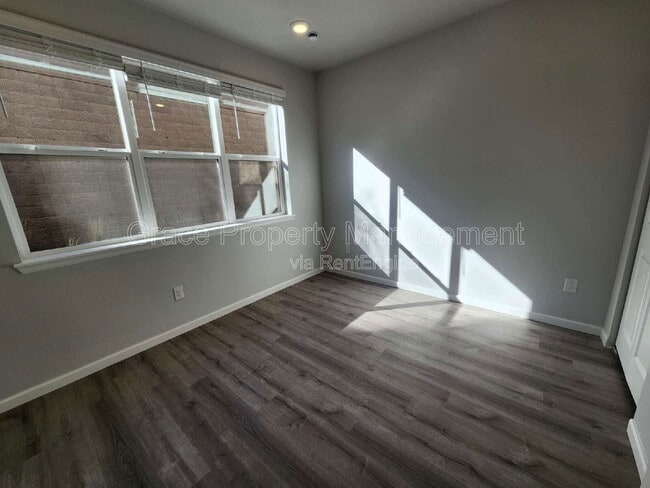 Photo - 465 Interlocken Blvd