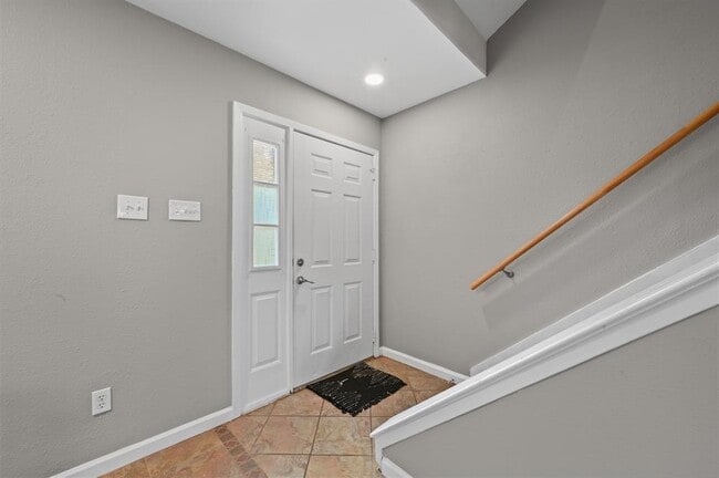Photo - 8400 Jamestown Dr Unit 332