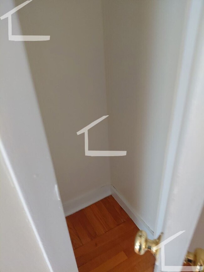 Photo - Great 2 bed 2 bathroom apartment available Now