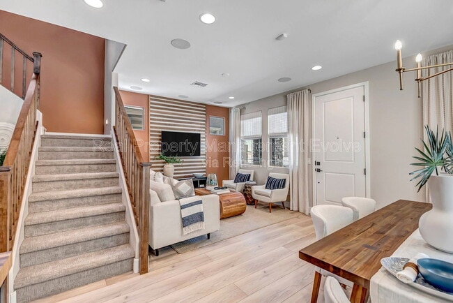 Photo - 43256 N Hinoki St