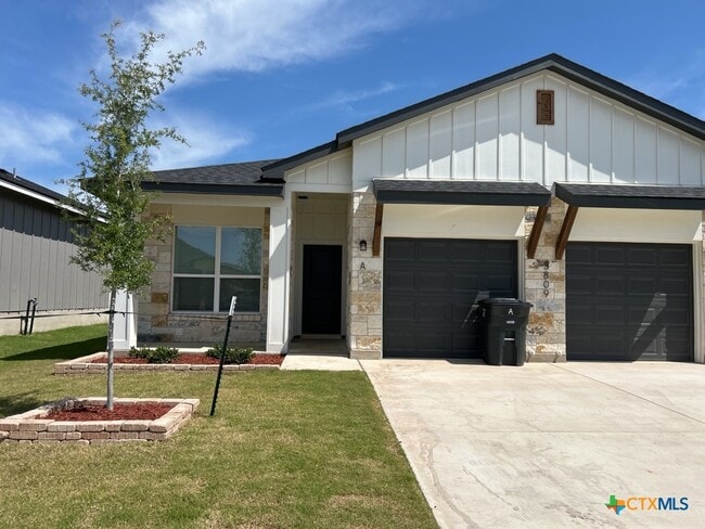 Building Photo - 3809 Sugar Hackberry Trl